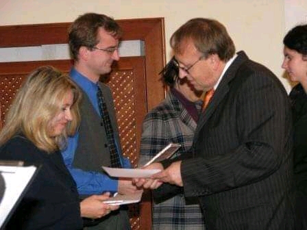 Přebírání finančního daru od nadace pro neziskovou organizaci